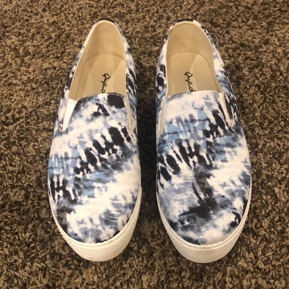 Tie Dye Slip On Platform Sneakers - Picture 4 of 8